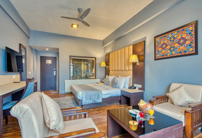hotel palm spring suite room